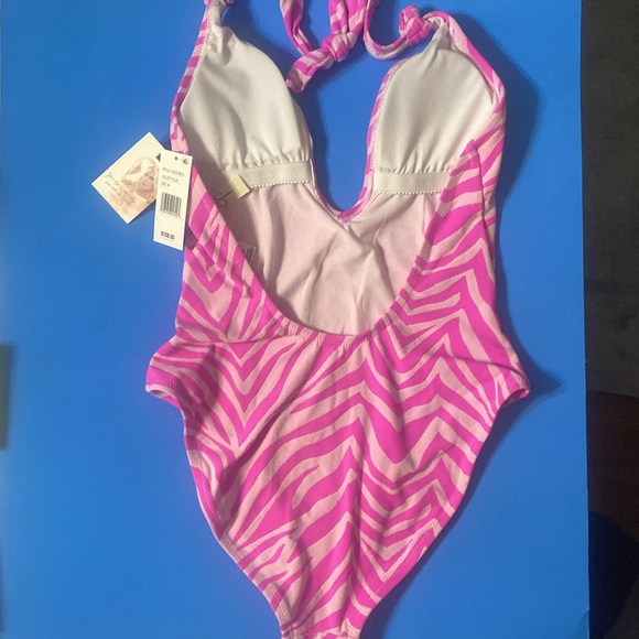 Jessica Simpson Tulip One Piece Halter Swimsuit W/Tieback, Pink, Size M NWT - Picture 3 of 7